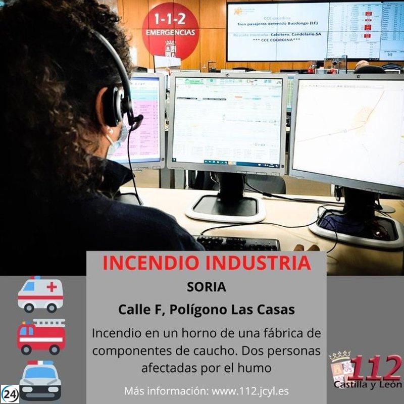 Dos hombres atendidos por inhalación de humo en incendio en fábrica de caucho en Soria.