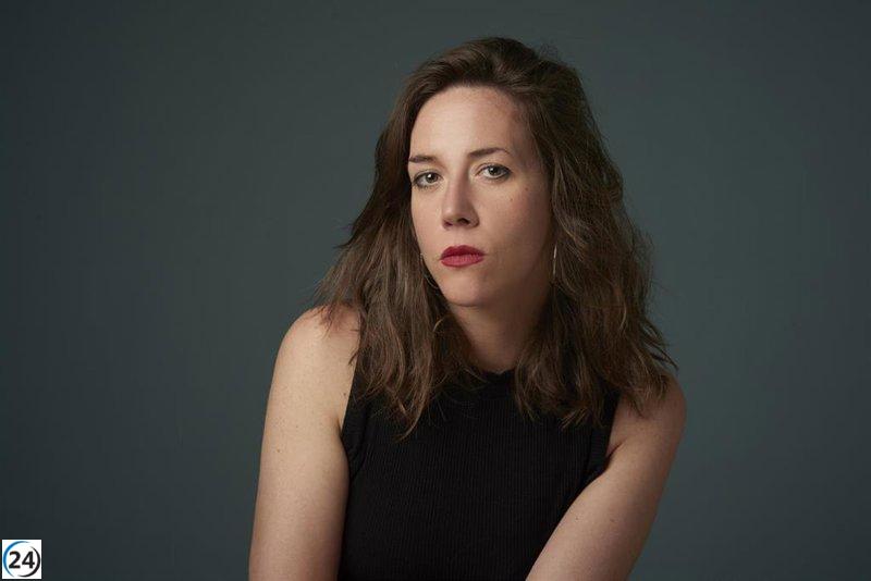 Sumar elige a la escritora Violeta Serrano como candidata por León.