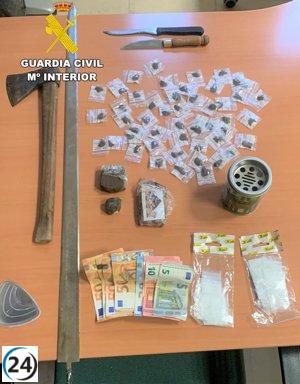 Dos jóvenes investigados por tráfico de drogas cerca de instituto de Sahagún.