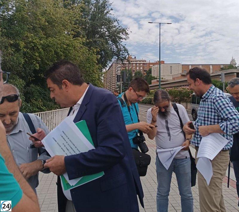 Ampliación de espacio peatonal con un carril bici en Isabel la Católica