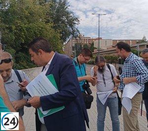 Ampliación de espacio peatonal con un carril bici en Isabel la Católica
