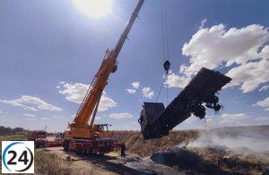 Controlado el incendio de un camión cargado de paja en Bercero