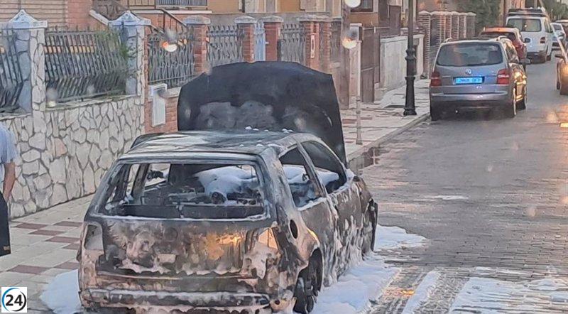 Bomberos de la Diputación de Valladolid apagan incendio de coche en Santovenia de Pisuerga