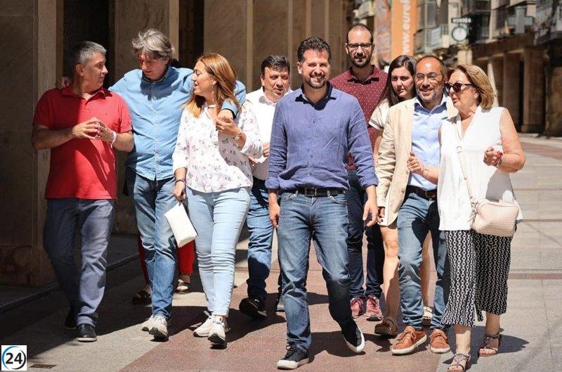 Tudanca critica a Feijóo por su plan de aplicar políticas de despoblación en España.
