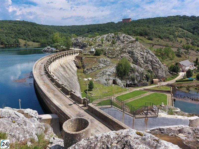 Exposición memorable recorre siglo de historia de la presa de Cervera.