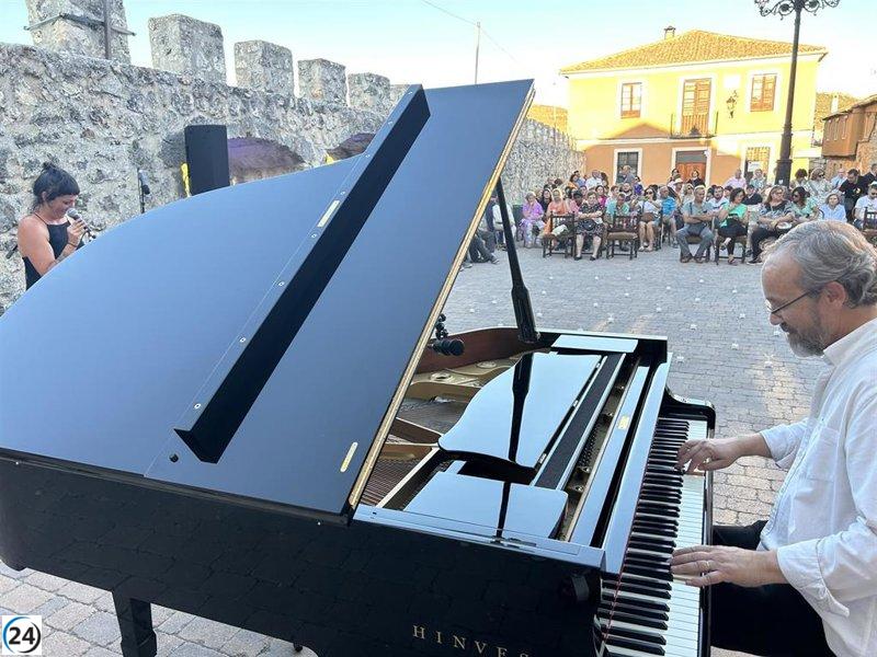 Fuentidueña (Segovia) acoge la singular iniciativa cultural de la 'Noche en Blanco y Negro'