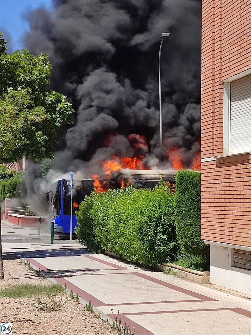Auvasa revisará los autobuses de la misma serie y modelo del incendiado.