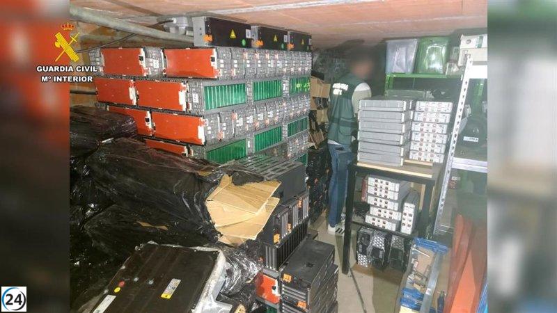 Desmantelado el mayor alijo de baterías de litio en España: 45 toneladas intervenidas.