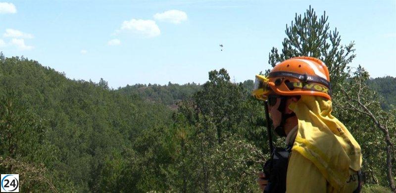 El incendio de San Bartolomé de Rueda (León) controlado tras descender riesgo a nivel 1.