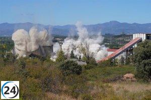 Endesa demuele las estructuras del grupo 3 de la central de Compostilla en León