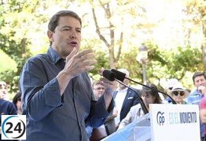 Mañueco exige al Gobierno que restaure la armonía entre el lobo y el ganadero: 