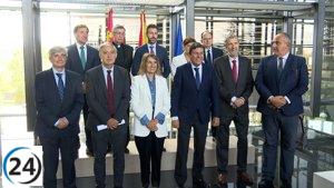 Castilla y León lanza programa de 200 becas universitarias para fomentar la retención de talento en empresas durante 6 a 9 meses.