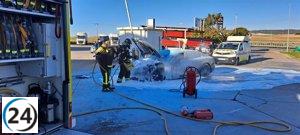 Bomberos de Valladolid extinguen incendio de vehículo en Simancas