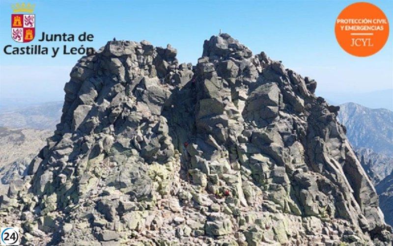 Un hombre es rescatado tras sufrir una caída y golpearse la cabeza en el pico Almanzor (Ávila)