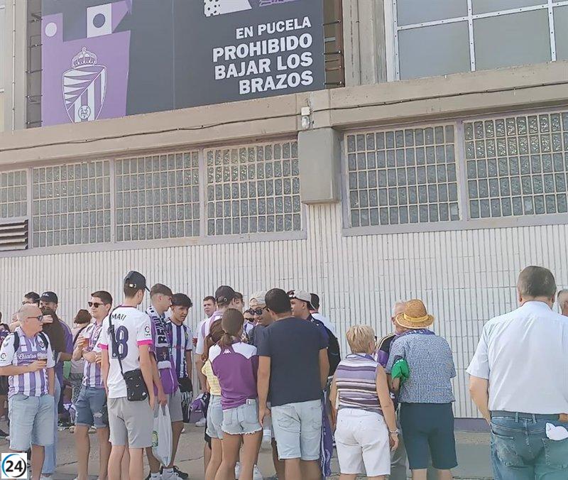 Multitudinario encuentro de 200 seguidores en el estadio José Zorrilla de Valladolid previo al emocionante derbi.