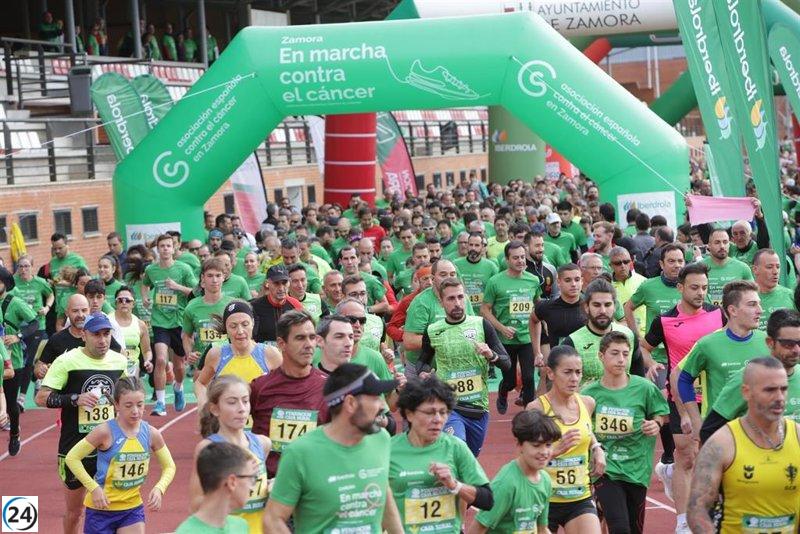 La XV Carrera Mucho x Vivir 2023 reúne a más de 8.000 participantes en Zamora y tiñe la ciudad de verde.
