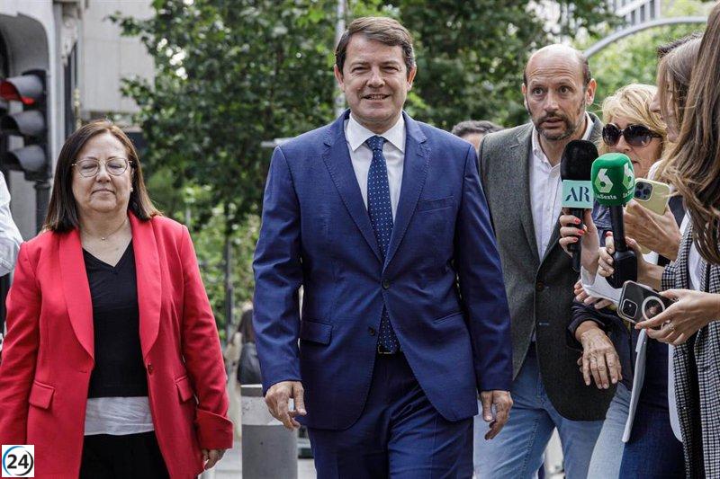 Mañueco se niega a criticar a Gallardo, como solicitado por Barbón, y pide a los socialistas que reflexionen