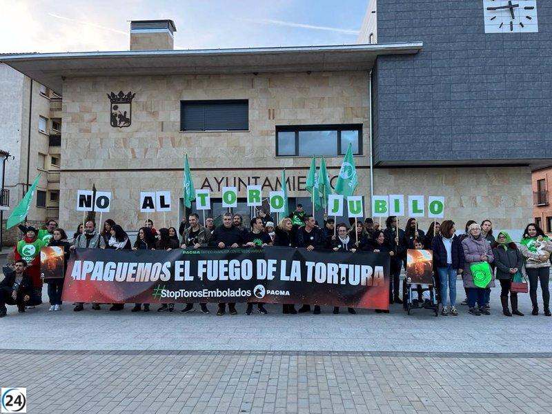 PACMA se opone al Toro Jubilo en Medinaceli (Soria) justo antes de su celebración