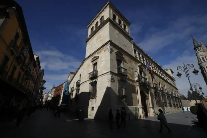El Palacio de los Guzmanes en León, un edificio renacentista impresionante